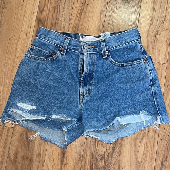 Levi’s 505 Bum Shorts - Picture 3 of 6